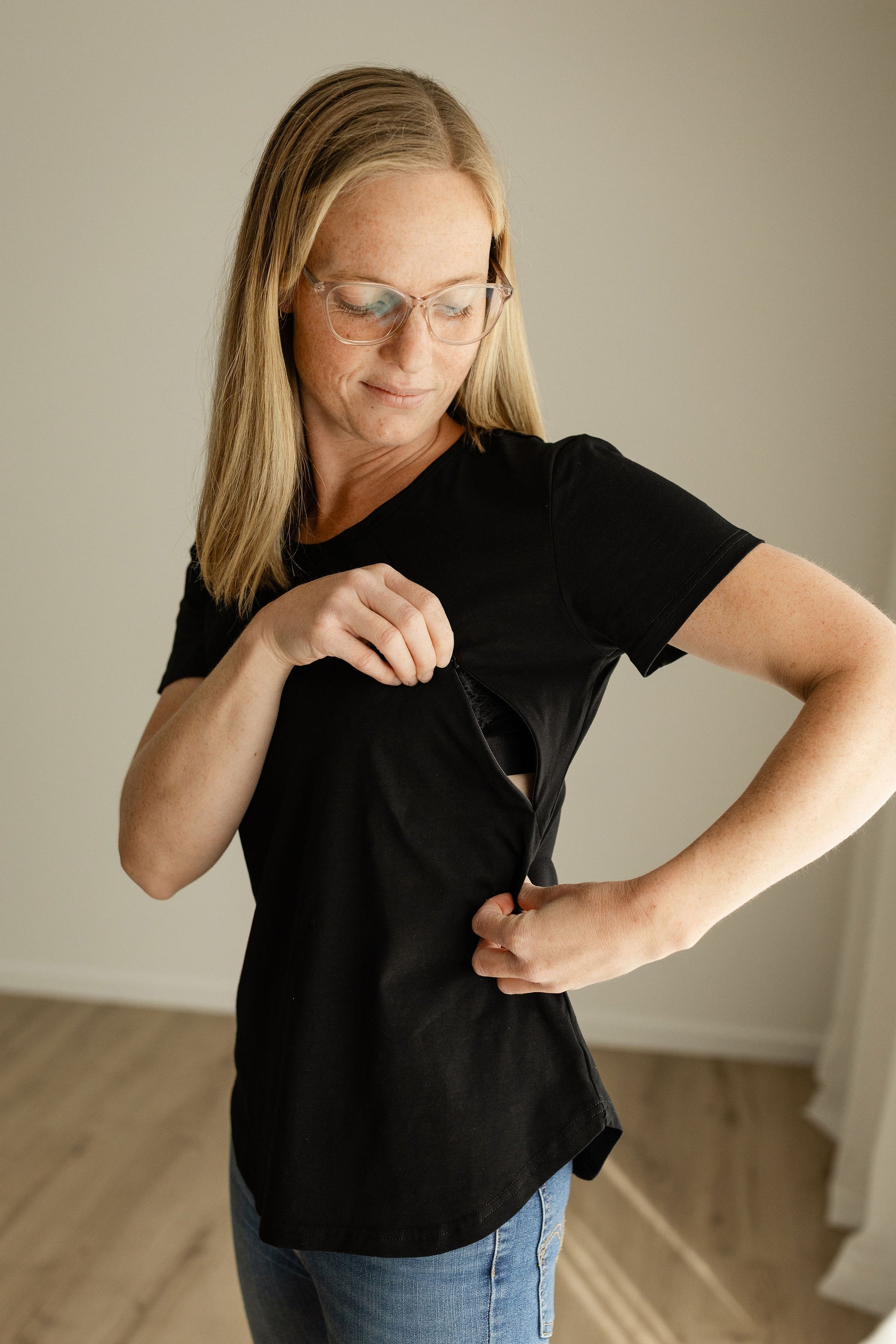 Black Side Zip Breastfeeding Tshirt.